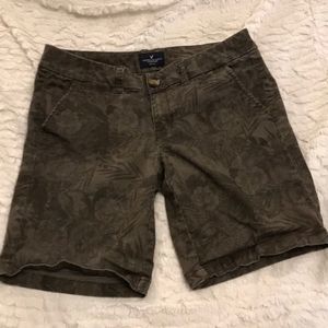 *Cute American Eagle bermudas